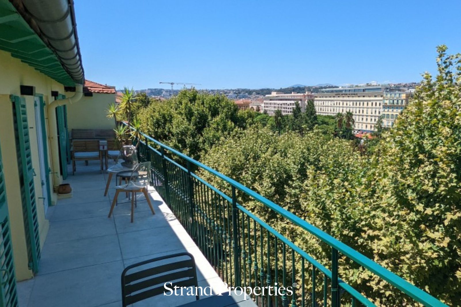 NICE Old-Town – Top-Floor Apartment with Terrace Overlooking the Promenade du Paillon
