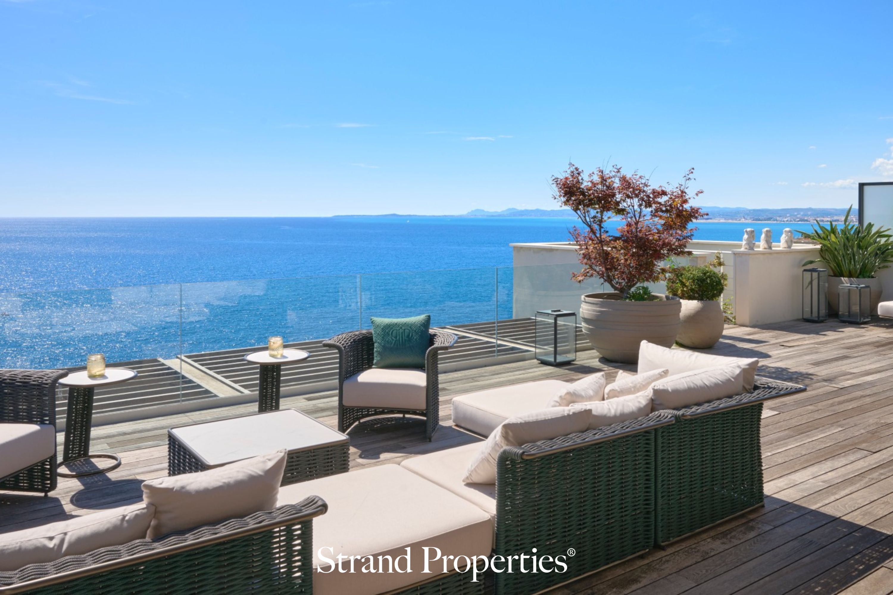 CAP DE NICE – Exceptional Villa with Private Swimming Pool and Direct Sea Access - Cap de Nice