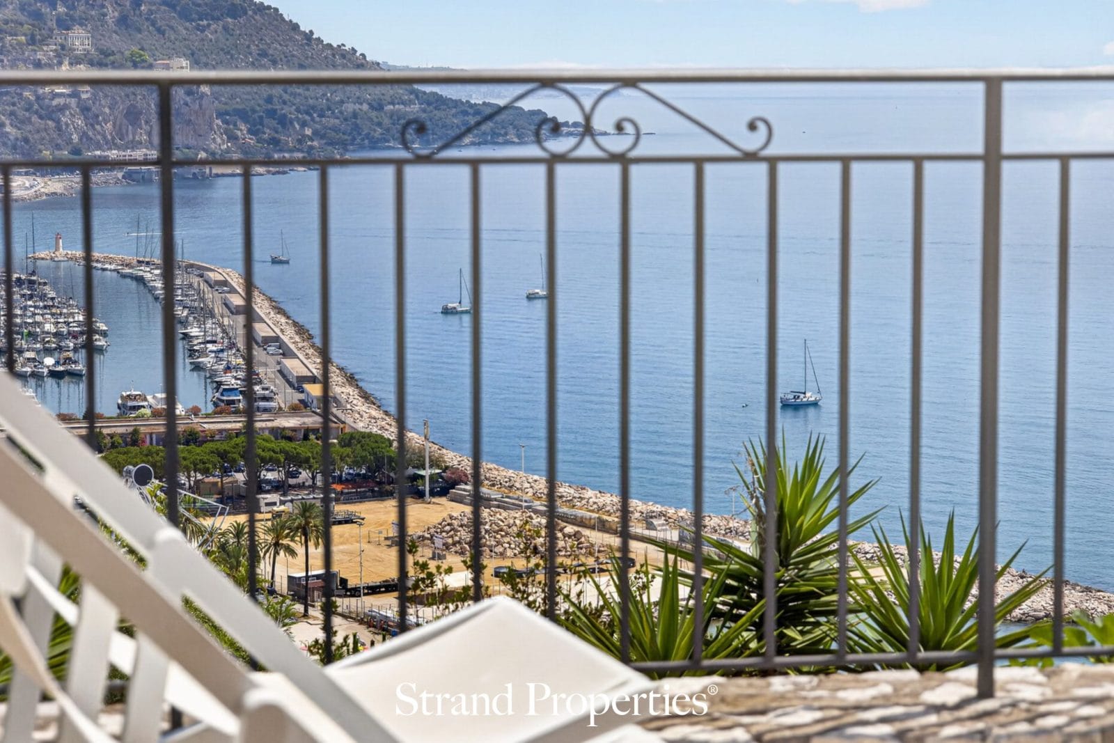 MENTON Garavan – 1–2 Bedroom Apartment, Large Terrace, Panoramic Sea View, Walking Distance to Town-Centre - Menton, Garavan